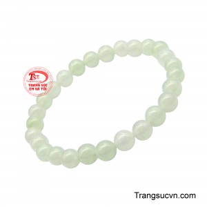 Từng hạt băng ngọc được tuyển chọn kỹ lưỡng, kết hợp hài hòa giữa màu sắc và vân ngọc tự nhiên, tượng trưng cho sự đủ đầy và thịnh vượng. 