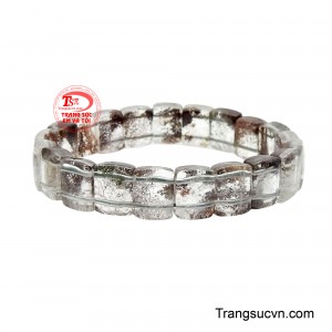 Năng lượng của loại đá này còn giúp cân bằng cảm xúc, giảm bớt áp lực và nuôi dưỡng sự tỉnh táo, vững vàng trước những lựa chọn quan trọng. 