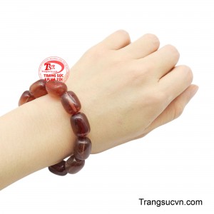 Năng lượng của loại đá này còn giúp cân bằng cảm xúc, nâng đỡ tinh thần và tạo nên trạng thái vững vàng, an định trước những thử thách của cuộc sống.