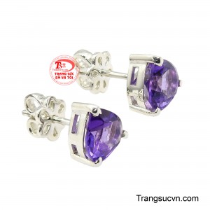 Thiết kế trái tim mềm mại tượng trưng cho tình yêu, sự dịu dàng và nữ tính. 