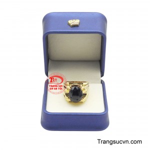 Thiết kế ôm tay chắc chắn mang lại cảm giác thoải mái khi đeo, phù hợp với phong cách của những quý ông yêu thích sự lịch lãm và khác biệt.