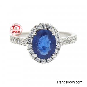 Chiếc nhẫn vì thế trở thành điểm nhấn hoàn hảo cho những quý cô yêu thích phong cách thanh lịch, kiêu sa nhưng vẫn tinh tế trong từng chi tiết. 