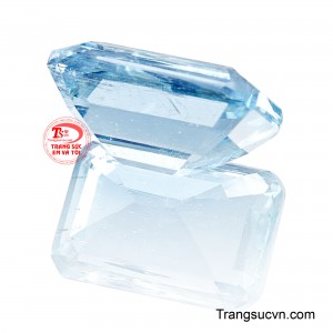 Những tia sáng phản chiếu tinh tế bên trong mang lại vẻ đẹp sống động và sang trọng. 