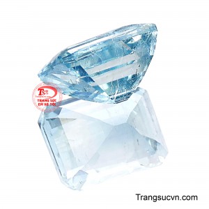 Không chỉ sở hữu giá trị thẩm mỹ, Aquamarine còn được xem là viên đá của sự bình an, trí tuệ và may mắn. 