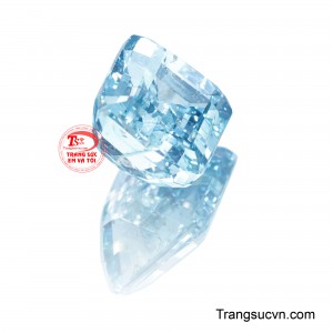 Aquamarine từ lâu được xem là biểu tượng của sự bình an, trí tuệ và may mắn