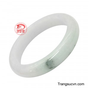 Khi xoay nhẹ cổ tay, từng đường vân như chuyển động, đem lại cảm giác sống động và có chiều sâu thị giác. 