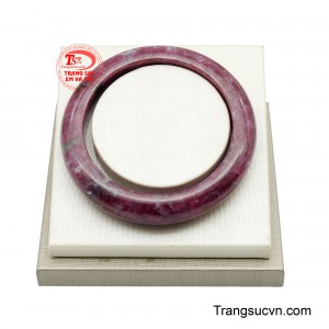 Vừa ẩn chứa ý nghĩa phong thủy về may mắn, tài lộc và nguồn năng lượng tích cực cho người đeo.