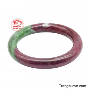 Giữa thế giới trang sức muôn màu, có những thiết kế không chỉ đơn thuần là món đồ đeo tay mà là tuyên ngôn về đẳng cấp và năng lượng sống.