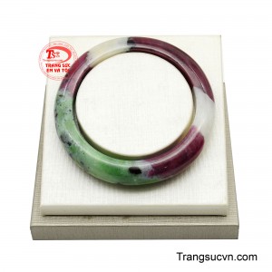 Tạo nên một tổng thể vừa nổi bật, vừa hài hòa như một bức tranh thiên nhiên sống động được chạm khắc bởi tạo hóa.