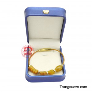 Loại đá được tin rằng giúp thu hút may mắn, tăng cường sự tự tin và mang đến nguồn năng lượng tươi sáng cho người sở hữu.