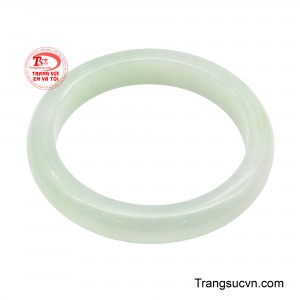 Vòng Thanh Ngọc An Nhiên Type A nhẹ nhàng như làn gió sớm, mang sắc xanh thanh mát, trong trẻo và dịu êm. 