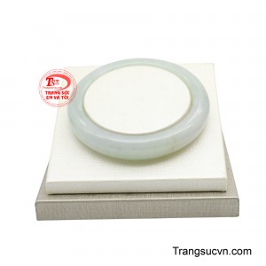 Chiếc vòng mang thông điệp về bình an, cân bằng năng lượng và thu hút điều tốt lành. 