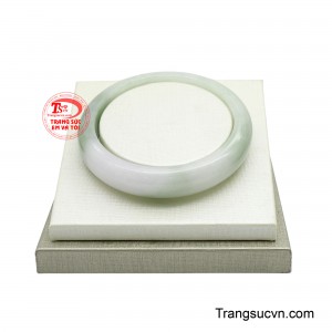 Món quà dành cho người phụ nữ biết trân trọng vẻ đẹp tự nhiên và mong cầu sự an nhiên giữa nhịp sống hối hả.