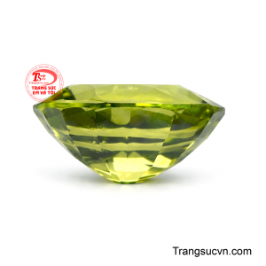 Trong phong thủy, Peridot tượng trưng cho sự thịnh vượng và may mắn.