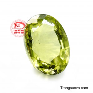 Dáng cắt oval giúp viên đá tôn lên độ trong và khả năng phản xạ ánh sáng.