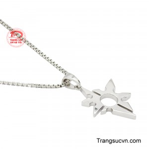 Những đường cắt sắc nét cùng tạo hình đối xứng mang đến cảm giác khỏe khoắn, hiện đại nhưng vẫn giữ được nét tinh tế trong từng chi tiết. 