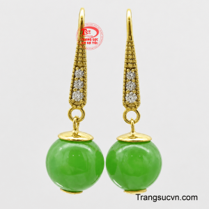 Hoa Tai Ngọc Cẩm Thạch Xanh vàng 10K mang vẻ đẹp sang trọng và thanh lịch với sắc xanh tự nhiên đầy cuốn hút của ngọc cẩm thạch. 