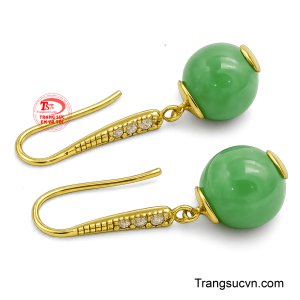 Màu xanh ngọc tượng trưng cho may mắn, bình an và tài lộc, rất phù hợp để làm quà tặng ý nghĩa cho người thân yêu.