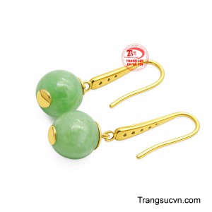 Kiểu dáng thả nhẹ nhàng giúp tôn lên nét dịu dàng, nữ tính nhưng vẫn đầy đẳng cấp cho phái đẹp. 