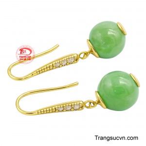 Màu xanh ngọc tượng trưng cho may mắn, bình an và tài lộc, rất phù hợp để làm quà tặng ý nghĩa cho người thân yêu. 