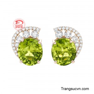 Hoa tai peridot kiêu hãnh