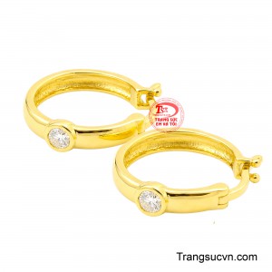 Sản phẩm mang phong cách sang trọng nhưng vẫn trẻ trung, dễ dàng kết hợp với nhiều trang phục từ thanh lịch đến dự tiệc cao cấp.