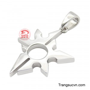 Không chỉ là món trang sức tạo điểm nhấn phong cách, mặt dây chuyền còn thể hiện bản lĩnh riêng cùng tinh thần dám bứt phá khỏi giới hạn.