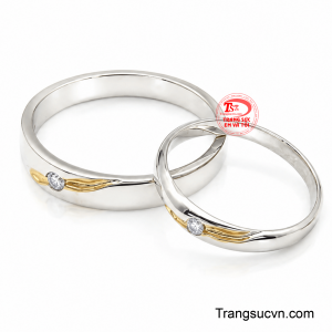 Nhẫn cưới vàng trắng thủy chung gắn kết không chỉ là món trang sức, mà còn là biểu tượng của sự thủy chung và gắn kết dài lâu.
