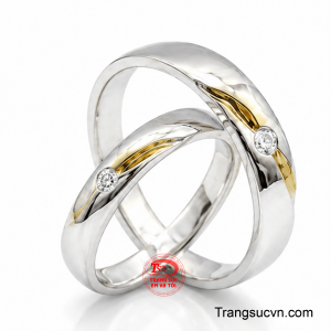 Từng đường nét được chế tác tỉ mỉ mang theo lời hẹn ước đồng hành và sẻ chia suốt cuộc đời.