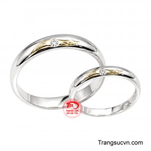 Thiết kế thanh lịch cùng ánh vàng trắng sang trọng tạo nên vẻ đẹp tinh tế cho ngày hạnh phúc trọn vẹn. 