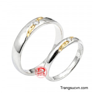 Từng đường nét được chế tác tỉ mỉ mang theo lời hẹn ước đồng hành và sẻ chia suốt cuộc đời.