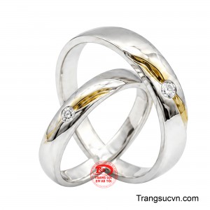 Một cặp nhẫn dành cho những trái tim yêu chân thành và mong muốn cùng nhau viết tiếp hành trình hạnh phúc.