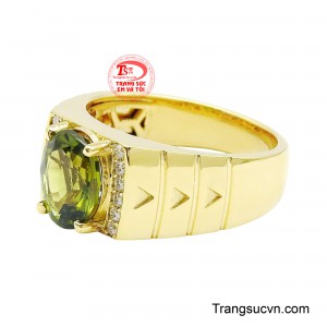 Không chỉ là món trang sức, chiếc nhẫn còn mang ý nghĩa phong thủy sâu sắc.