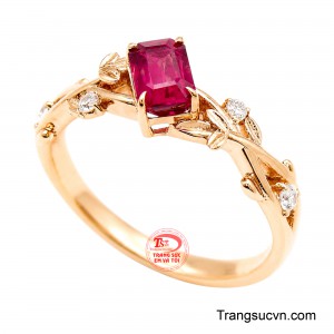  Thiết kế thanh mảnh kết hợp họa tiết lá mềm mại cùng những viên đá trắng nhỏ tạo nên nét duyên dáng và nữ tính đầy sang trọng. 