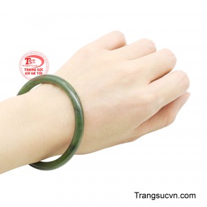 Đây không chỉ là món trang sức mang giá trị thẩm mỹ cao mà còn là biểu tượng của may mắn, bình an và sự thịnh vượng dài lâu.