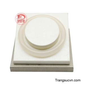 Đây còn là món trang sức mang ý nghĩa phong thủy tốt đẹp, biểu tượng cho sự an nhiên, thịnh vượng và hạnh phúc dài lâu.
