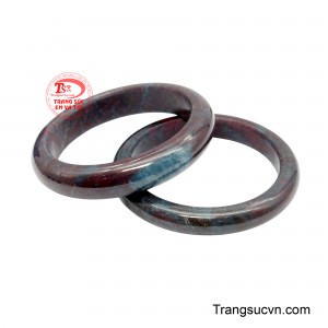 Sự kết hợp giữa Ruby và Saphir còn được xem như biểu tượng của tài vận, bản lĩnh và năng lượng tích cực cho người sở hữu. 