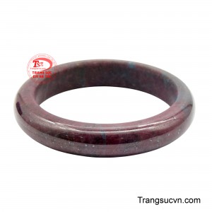 Mang vẻ đẹp sang trọng và đầy cuốn hút.