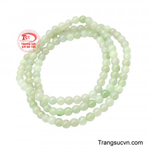 Trong văn hóa phương Đông, ngọc bích từ lâu được xem là biểu tượng của sự cao quý, bình an và thịnh vượng. 