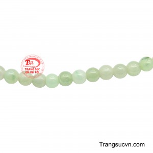 Sắc xanh ngọc đặc trưng gợi lên cảm giác an nhiên, thanh khiết và may mắn.