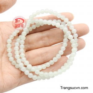 Thiết kế tối giản nhưng tinh tế giúp chuỗi tay dễ dàng kết hợp với nhiều phong cách, từ trang phục thường ngày đến những dịp đặc biệt.