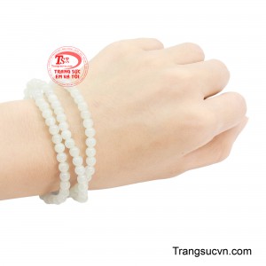 Không chỉ là món trang sức tôn lên vẻ đẹp tự nhiên, Chuỗi Tay Ngọc Sương Mai còn mang ý nghĩa về sự khởi đầu tốt lành, may mắn và những nguồn năng lượng tích cực.