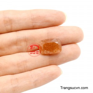 Gam màu ấm áp kết hợp cùng cấu trúc trong trẻo tạo nên cảm giác hài hòa, nhẹ nhàng nhưng vẫn đầy cuốn hút. 
