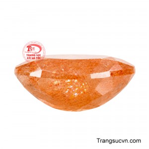 Các tinh thể phản chiếu ánh sáng tạo nên vẻ đẹp rực rỡ, sống động và đầy cuốn hút, khiến mỗi góc nhìn đều tỏa ra nguồn năng lượng ấm áp và tích cực. 
