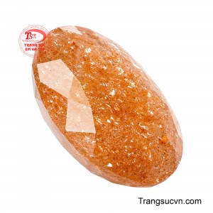 Trong phong thủy, đá mặt trời tượng trưng cho may mắn, thành công và niềm vui trong cuộc sống. 