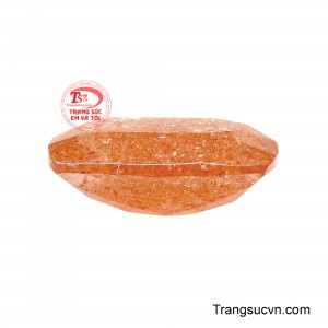 Mỗi chuyển động đều tạo nên những ánh kim lung linh như những tia nắng vàng đang nhảy múa bên trong viên đá.
