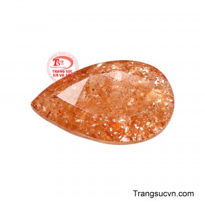 Trong phong thủy, đá mặt trời được xem là biểu tượng của nguồn năng lượng tích cực, giúp thu hút tài lộc, mở rộng cơ hội trong công việc và kinh doanh. 