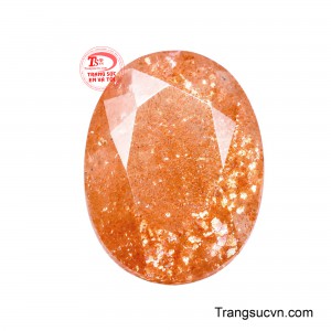 Đá Mặt Trời Thịnh Vượng nổi bật với sắc cam rực rỡ cùng những tinh thể ánh kim lấp lánh tựa tia nắng đang lan tỏa nguồn sinh khí dồi dào. 