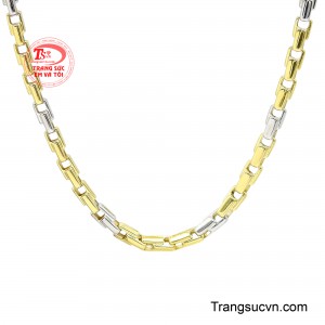 Hãy thể hiện đẳng cấp của một quý ông thông qua chiếc dây chuyền nam đẳng cấp thời trang này. 