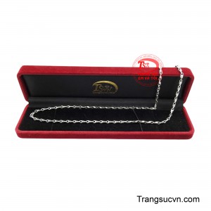 Dây Chuyền Nam Vàng Trắng Thành Công không chỉ là một món trang sức cao cấp mà còn là biểu tượng của ý chí, bản lĩnh và khát vọng vươn xa.